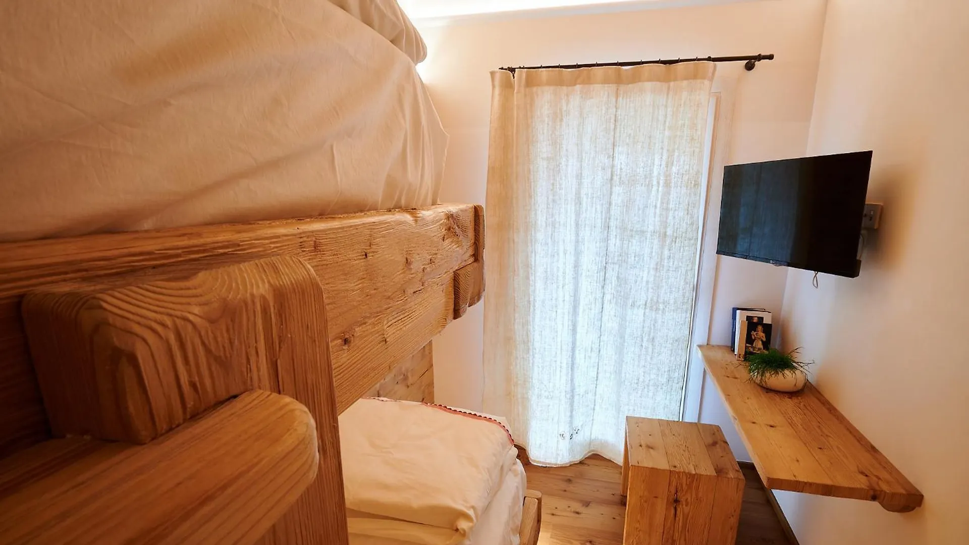 Brocheta Guest House, Immersa Nella Natura Chies d'Alpago Italy